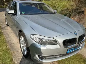 BMW 528 528i Aut. 8fach bereift Bild 2
