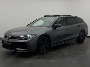 Volkswagen Passat Variant Passat Var. 2.0 TDI 4M +R-LINE+CAM+PANO+AHK+HUD+