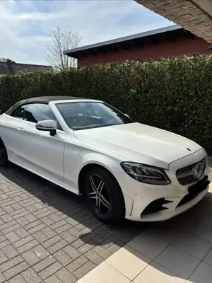 Mercedes-Benz C 180 Cabrio AMG Line diamantweiß