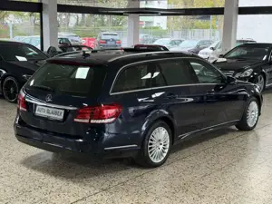 Mercedes-Benz E 400 T-Modell/4Matic/LED/Navi/Panorama/7-Sitzer Bild 4
