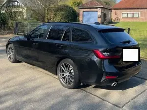 BMW 320 3er Touring 320i Touring Aut. Advantage Bild 2