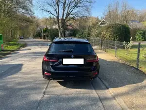 BMW 320 3er Touring 320i Touring Aut. Advantage Bild 3