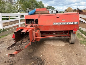 HD Ballenpresse Deutz-Fahr 440