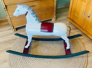 Antikes Schaukelpferd 1890er   Massives Holz   Restauriert   Augenweide    