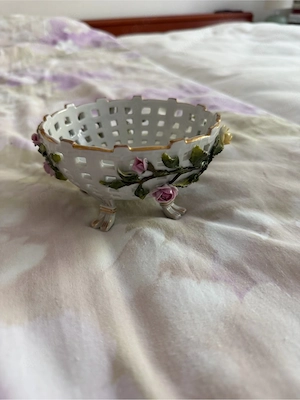 schale noch mit allen   blüten 