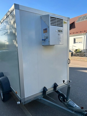 Kühlwagen   Kühlanhänger zu vermieten Perfekt für Events & Feiern