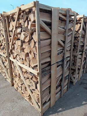 Kaufen Sie kammergetrocknetes Brennholz aus Buche, Fichte und Kiefer im Großhandel