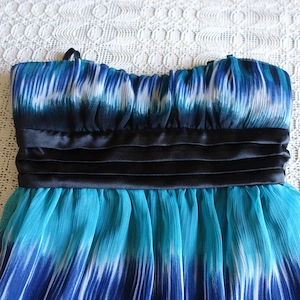 Damen - Kleid, Gr. 38 bzw. ca. Gr. M, petrol blau schwarz weiß