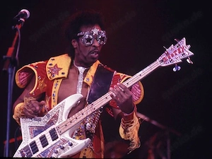 Bass Gitarrist mit Stimme gesucht, Hobbyprojekt in Sinsheim