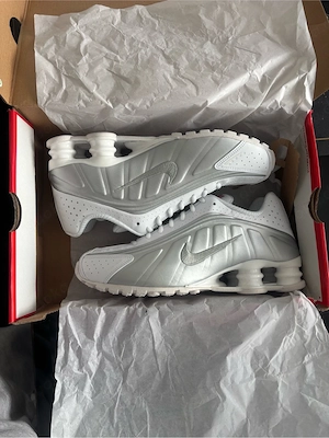 Nagelneue Nike Shox in Weiß Gr. 41