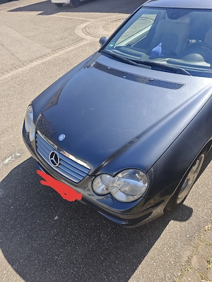 Verkaufe Mercedes C200, Turbolader pfeift. Aussehen Top. Kein Rost
