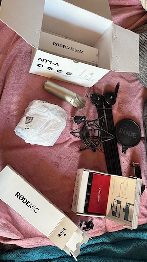 RODE NT1-A Studio Mikrofon Set + Focusrite Scarlett Solo 3rd Gen + Zubehör