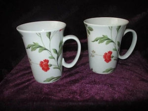 Zwei im Set Frühlings Blumen Flower Power Porzellan Kaffee Tee Henkel Tassen Becher Cups Venda weiß