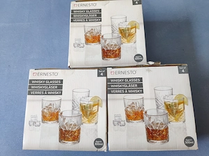 Gläser 4 Set 300 ml. Neu 