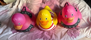 3grosse plastikenten spielen  deko 