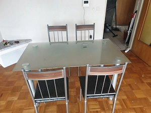 moderner Glastisch mit 4 Stühlen