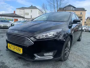 Ford Focus Automatik 5-T.  Titanium *Top-Ausst.,Nr.74