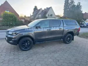 Toyota Hilux 2.8 Invincible DoubleCab *Hardtop+AHK*