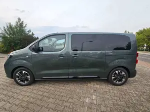 Opel Zafira Life 2.2 D Aut.Edi.AHK e.Schiebet. NAVI Family-Rimini Bild 3
