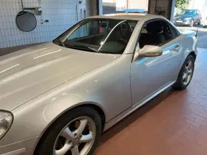 Mercedes-Benz SLK 320