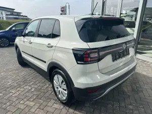 Volkswagen T-Cross Basis / Einparkhilfe / Start-Stopp / Bluetooth Bild 3