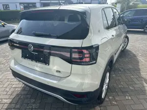 Volkswagen T-Cross Basis / Einparkhilfe / Start-Stopp / Bluetooth Bild 4