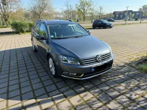Volkswagen Passat Variant 2.0 Blue TDI DSG SCR Highline Bild 2
