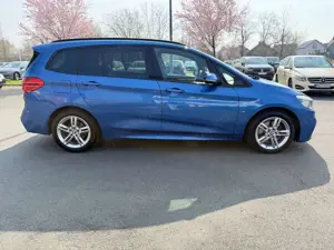 BMW 220 Bild 4