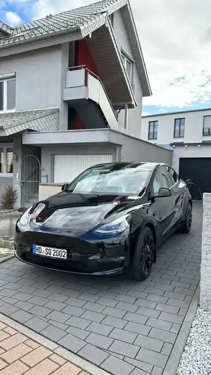 Tesla Model Y Performance | 8-Fach | weiße Sitze | Garantie