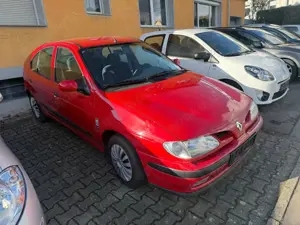 Renault Megane 1.4e Automatik erste Hand Scheckheft ZV AHK 8fach