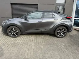 Toyota C-HR 1.8 Hybrid FWD Team Deutschland Bild 3