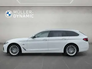 BMW 530 e TOURING LED PANO RÜCKFAHR SHZ DAB Bild 3