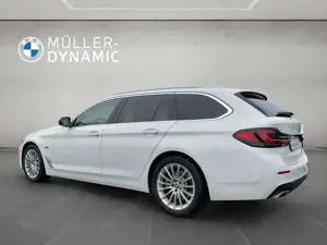 BMW 530 e TOURING LED PANO RÜCKFAHR SHZ DAB Bild 4