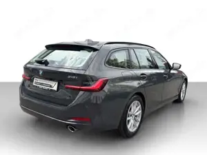 BMW 318 i Touring Navi LED  Komfortzugang Park Assist Navi Bild 4