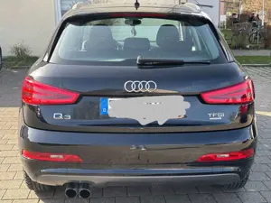Audi Q3 2.0 TFSI quattro S tronic Bild 2