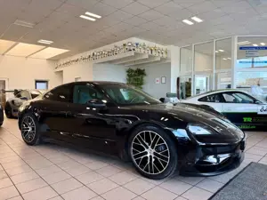 Porsche Taycan Performance Plus MY25 / ACC/Panorama/BOSE