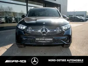 Mercedes-Benz GLC 300 d 4M AMG AHK SHZ DISTR: KEYLESS-GO Bild 2