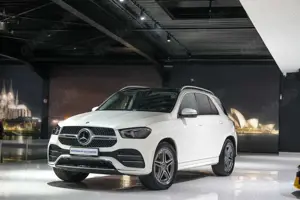 Mercedes-Benz GLE 450 4Matic*AMG-LINE*360°*PANORAMA*HOLZ-EICHE