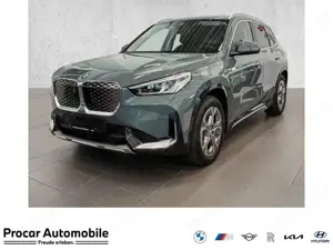 BMW iX1 xDrive30  xLine PANO ACC RFK NAVI Standh.