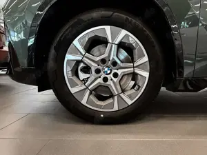BMW iX1 xDrive30  xLine PANO ACC RFK NAVI Standh. Bild 4