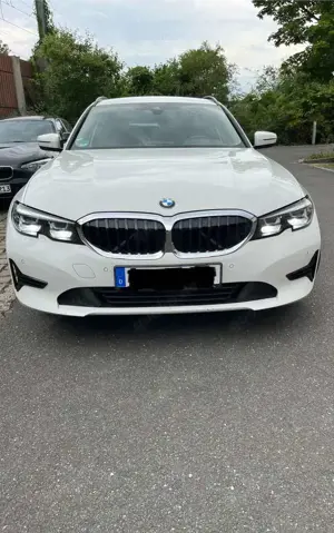 BMW 318 318d Touring Aut. Advantage