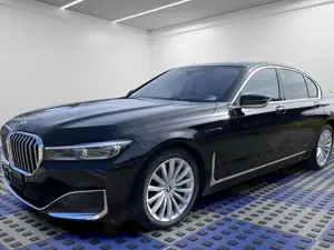 BMW 745 e Glasd. Sitzbe.Massage.TV.DrivProf.Park+H/K Bild 2