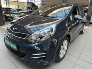 Kia Rio Attract Wenig Km.