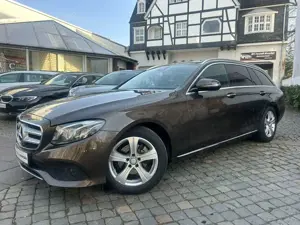 Mercedes-Benz E 200 E 200 T Avantgarde Navi/LED/R-Kamera/T-Leder