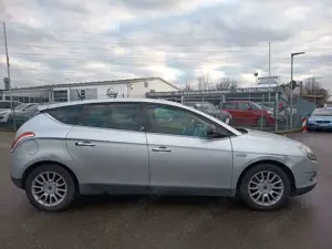 Lancia Delta 1.4 T-Jet 16v 88kW Argento Bild 4