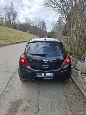 Opel Corsa Satellite Bild 3