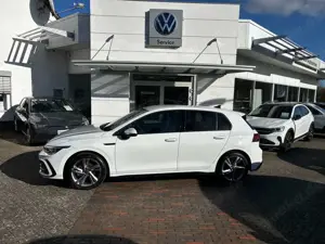 Volkswagen Golf 8 CD 1.5 eTSI DSG R-Line Bild 2