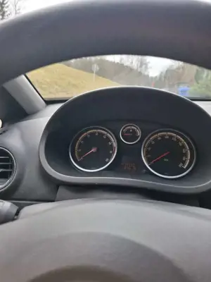 Opel Corsa Satellite Bild 5