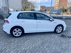 Volkswagen Golf 2.0 TDI/Life/Navi/LED/SHZ/ANHK/MWST Bild 3