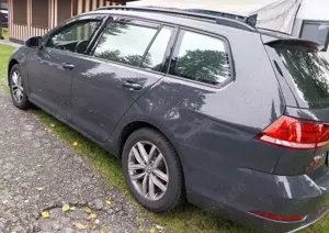 Volkswagen Golf sparsamer Benziner! Als Kombilimousine gut für die Groß-Familie geeignet